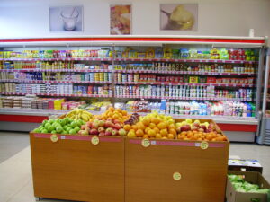 Rashladne vitrine sa mlečnim proizvodima u Trgovina Trlić prodavnici 20 u Obrenovcu – povoljna kupovina i raznovrsna ponuda.