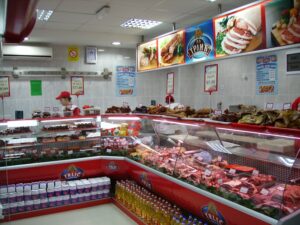 Odeljenje mesa u marketu 9 Trlić