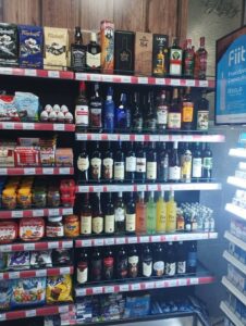 Polica sa picem u Maloprodajnom objektu 11, Trgovina Trlić, Lazarevac