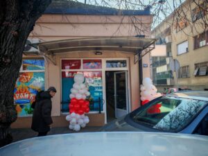 Ulaz u prodavnicu Trlić u Obrenovcu.